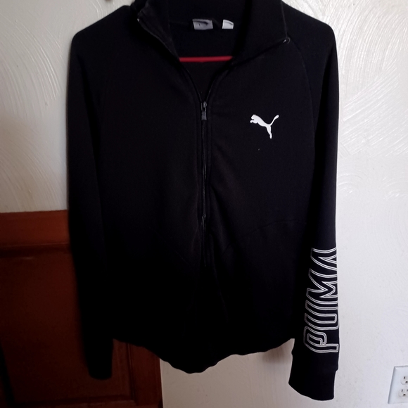 Puma bundle of TWO EUC hoodie size large and puma jacket size large - Picture 2 of 2